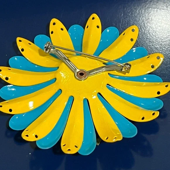 Blue Yellow Enamel Metal Flower Brooch Large Floral Pin Vintage Jewelry 50s 60s - Picture 3 of 4